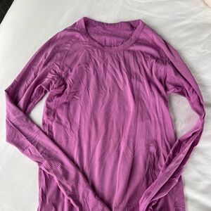 Women’s lululemon swiftly tech long sleeve size 8